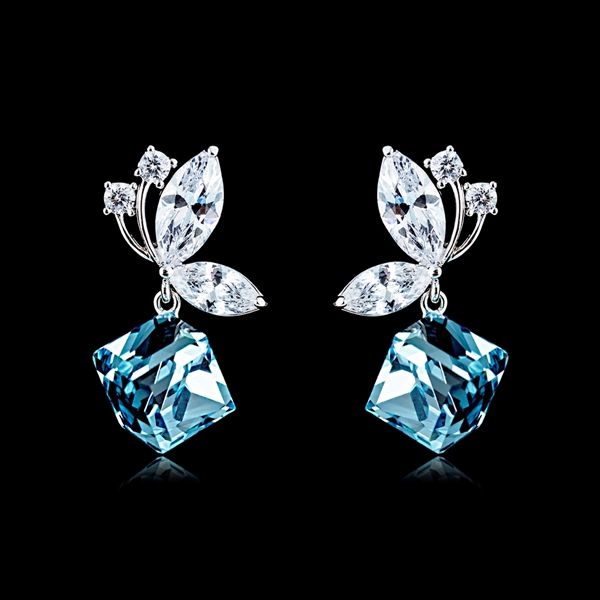 Picture of  Swarovski Element Medium Dangle Earrings 2BL054331E