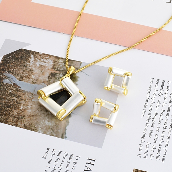 Picture of Zinc Alloy Casual Necklace and Earring Set with Full Guarantee