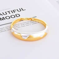 Picture of Eye-Catching Gold Plated Classic Fashion Bracelet at Unbeatable Price