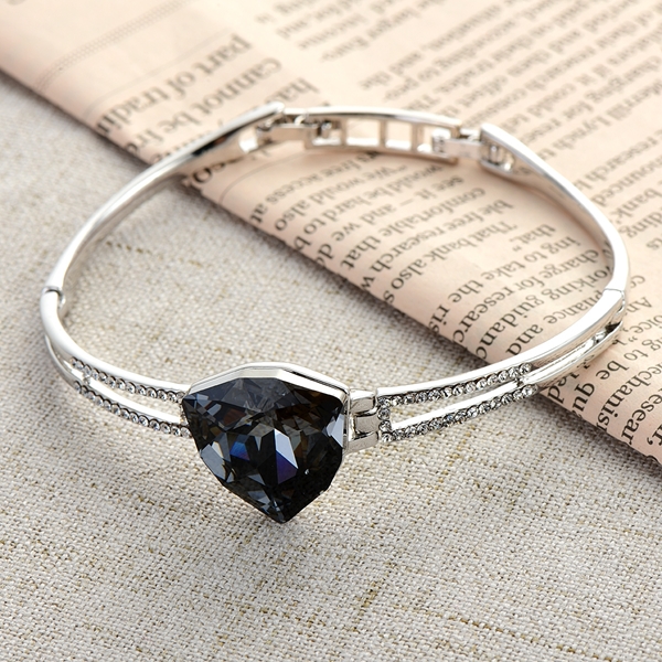 Picture of Beautiful Swarovski Element Platinum Plated Fashion Bangle