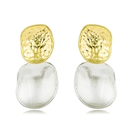 Picture of Dubai Zinc Alloy Dangle Earrings with Speedy Delivery