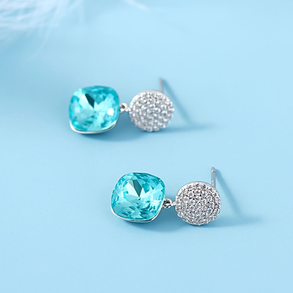 Picture of Fashionable Small Platinum Plated Stud Earrings