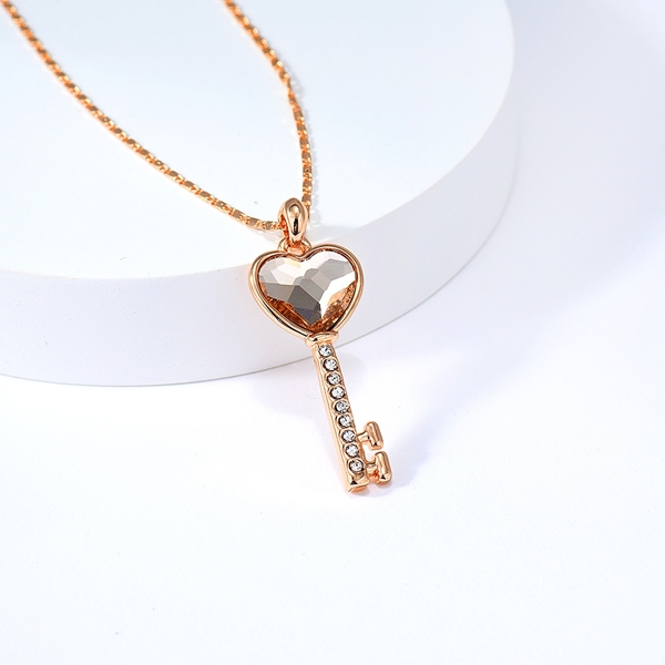 Picture of Fancy Small Modern Pendant Necklace