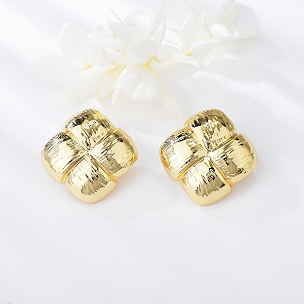 Picture of Bulk Gold Plated Zinc Alloy Stud Earrings Exclusive Online