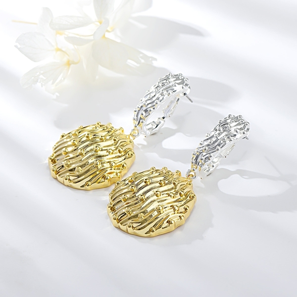 Picture of Unusual Dubai Gold Plated Dangle Earrings