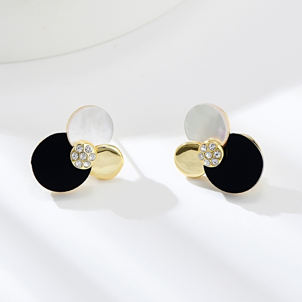 Picture of Exclusive Zinc Alloy Rose Gold Plated Stud Earrings from Trust-worthy Supplier