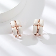 Picture of Low Price Rose Gold Plated Zinc Alloy Stud Earrings from Trust-worthy Supplier