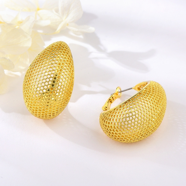 Picture of Zinc Alloy Medium Stud Earrings with Member Discount