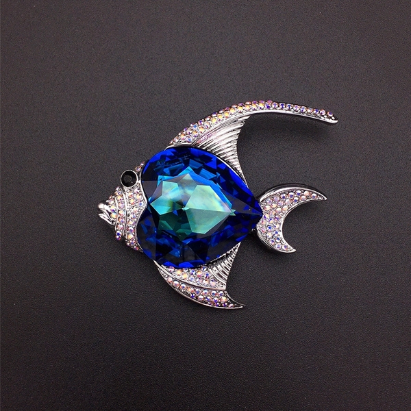 Picture of Zinc Alloy Platinum Plated Brooche of Original Design