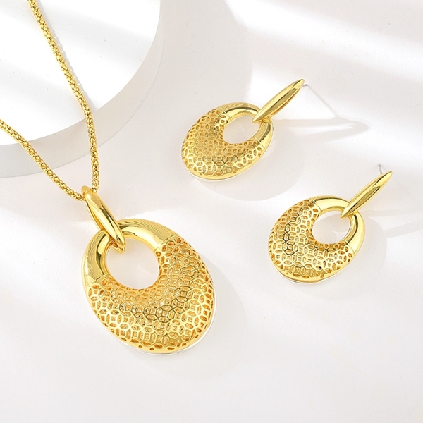 Picture of Impressive Gold Plated Dubai Necklace and Earring Set with Low MOQ