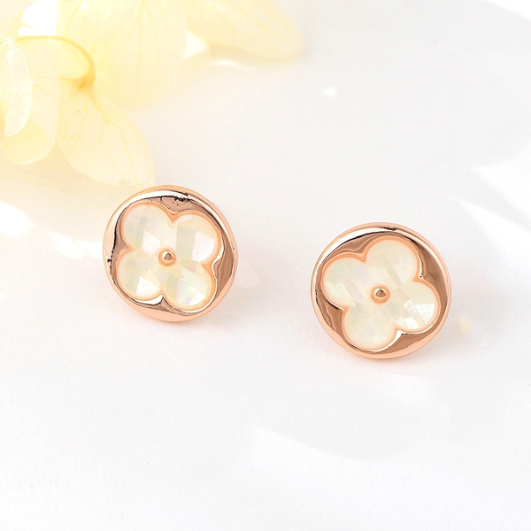 Picture of Classic White Stud Earrings with 3~7 Day Delivery