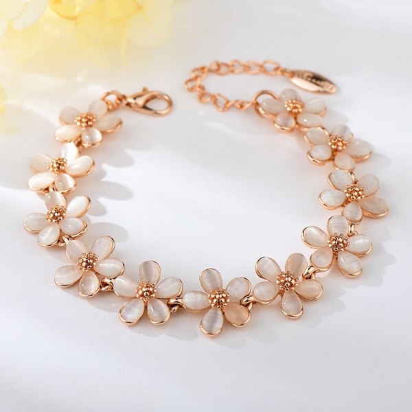 Picture of Amazing Flower Classic Fashion Bracelet