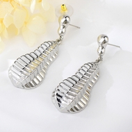 Picture of Sparkly Dubai Gold Plated Dangle Earrings