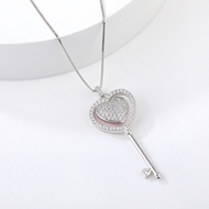 Picture of Platinum Plated Swarovski Element Pendant Necklace from Certified Factory