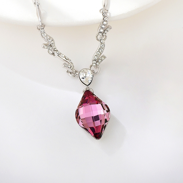 Picture of Good Swarovski Element Geometric Pendant Necklace