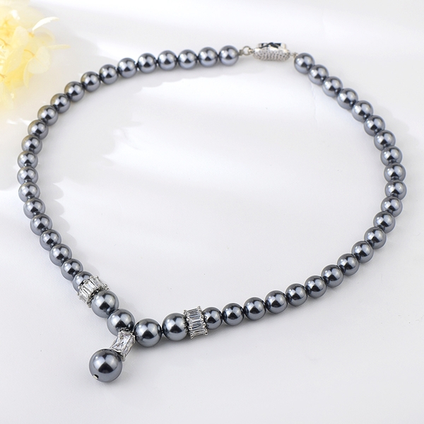 Picture of Recommended Black Medium Pendant Necklace with Member Discount