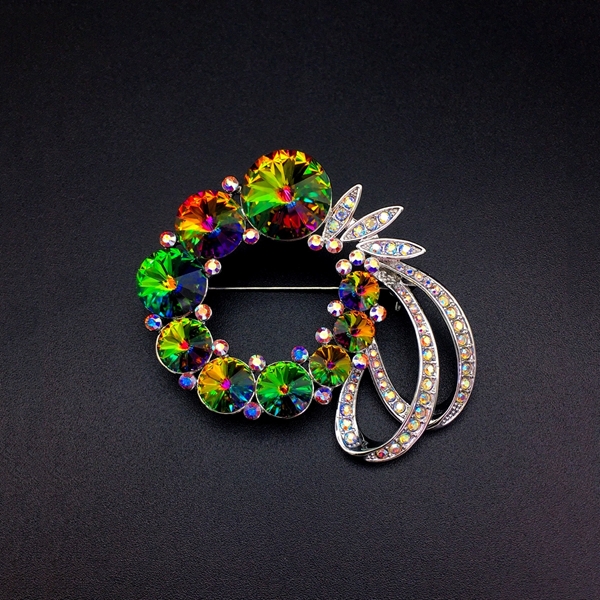 Picture of Beautiful Swarovski Element Platinum Plated Brooche