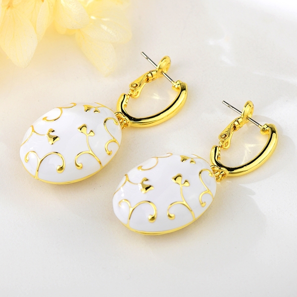 Picture of Zinc Alloy Gold Plated Dangle Earrings at Super Low Price