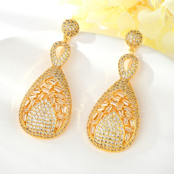 Picture of Luxury White Dangle Earrings with Fast Shipping