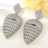 Show details for Luxury White Dangle Earrings at Unbeatable Price Show details for Luxury White Dangle Earrings at Unbeatable Price