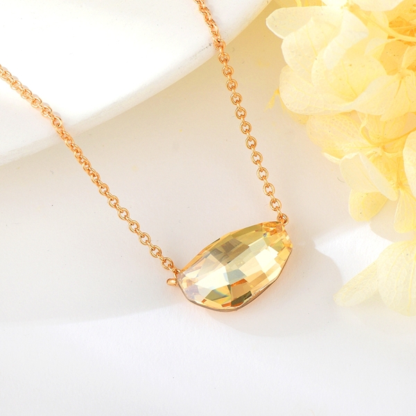 Picture of Bling Small Swarovski Element Short Statement Necklace