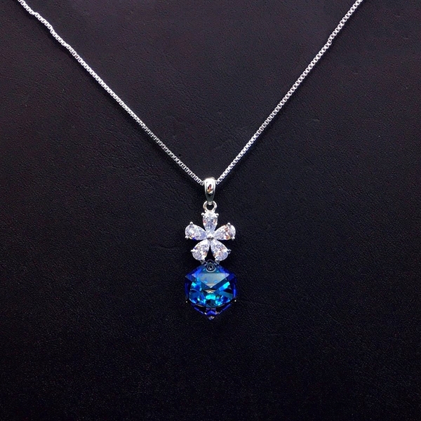 Picture of Fashionable Flowers & Plants Cubic Zirconia Pendant Necklace