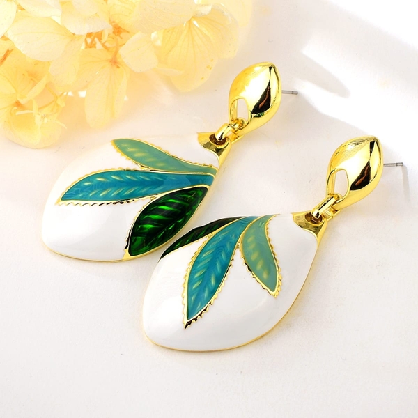 Picture of Zinc Alloy White Dangle Earrings at Super Low Price