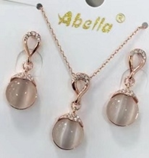 Picture of Simple Work Y Necklace Online Only