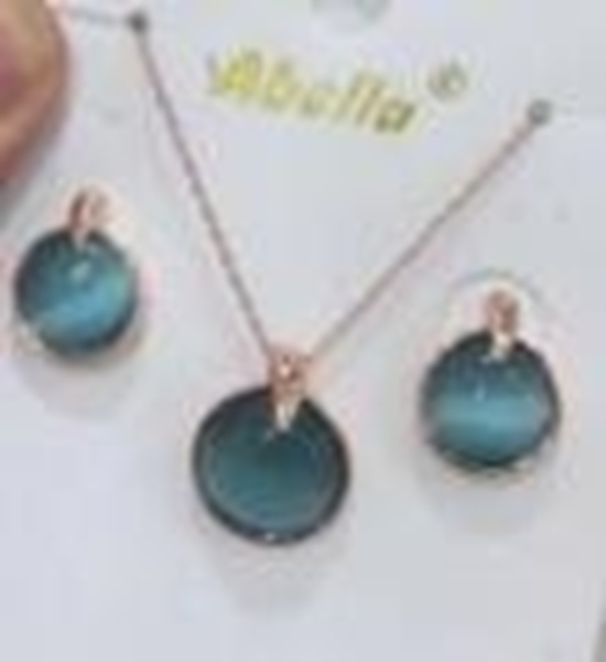 Picture of Top Opal Classic Y Necklace