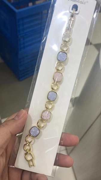 Picture of Beautiful Cubic Zirconia Colorful Short Chain Necklace