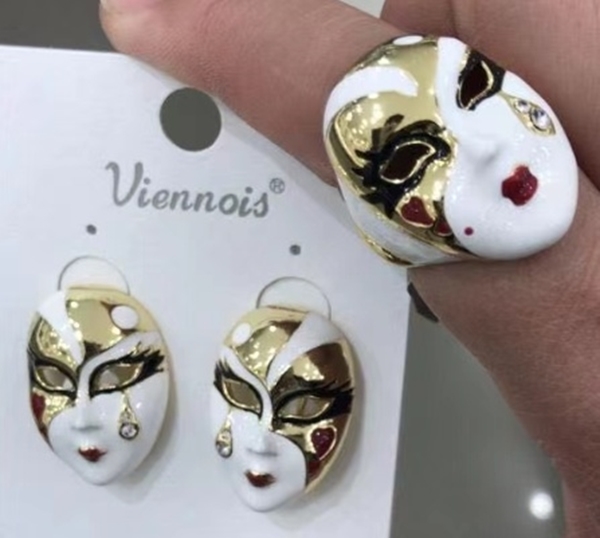 Picture of Gold Plated Work 2 Piece Jewelry Set at Super Low Price