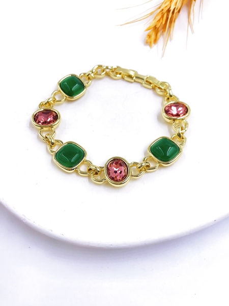 Picture of On-Trend Zinc Alloy Gold Plated Fashion Bracelet Wholesale Price